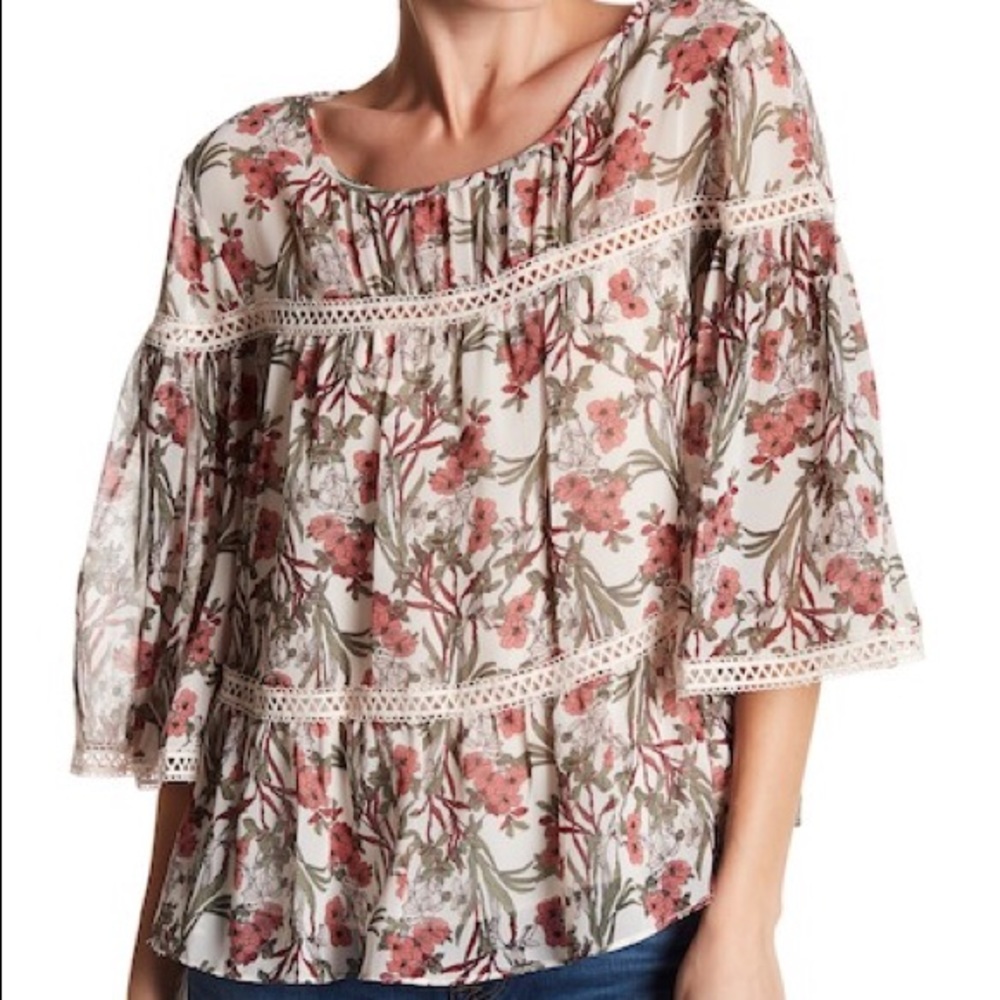 Floral bell sleeve blouse